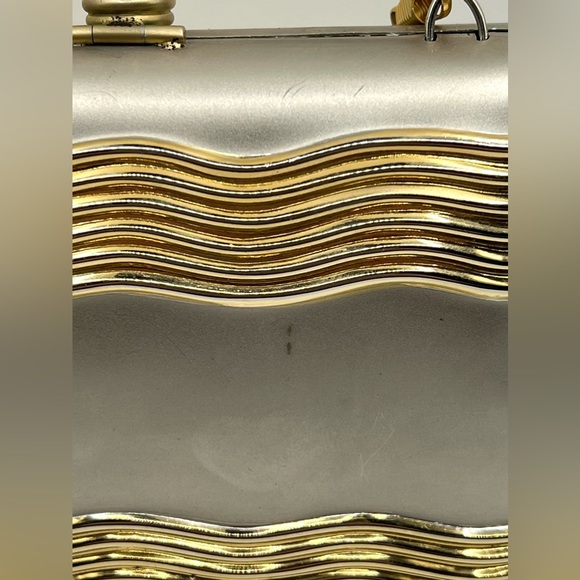 Vintage Sasha Hard Clutch Gold Tone with Chain Strap - Picture 7 of 13